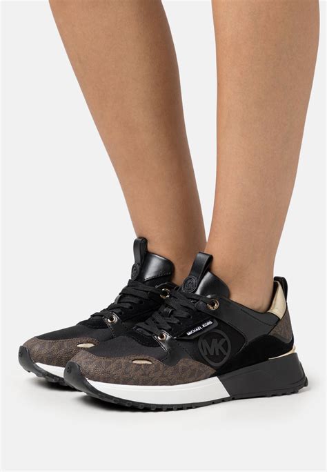 schwarze sneaker michael kors|Michael Kors low top sneakers.